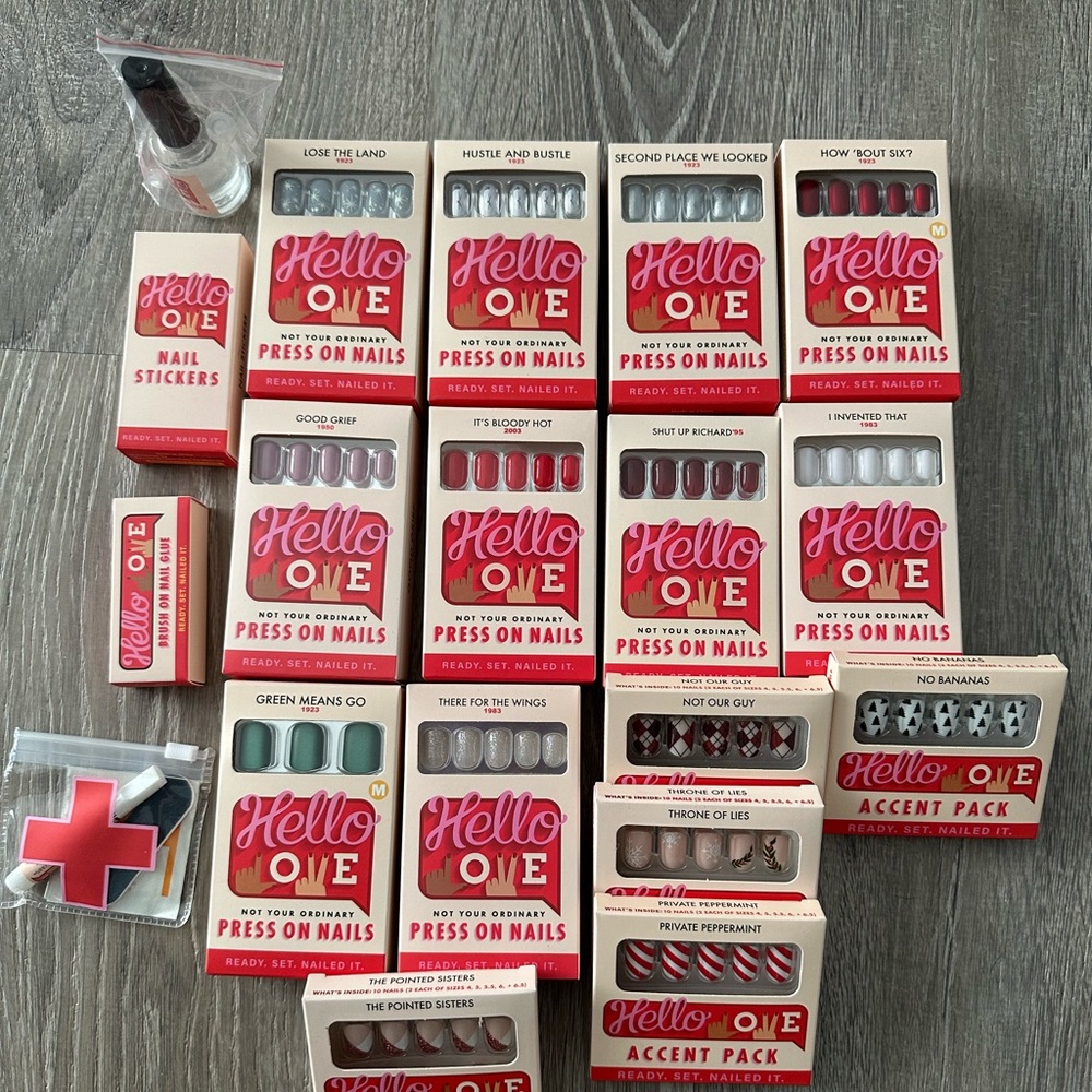 Hello love press on nails